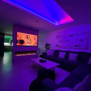 Luxury With Hot Tub And Sea Views Holiday home